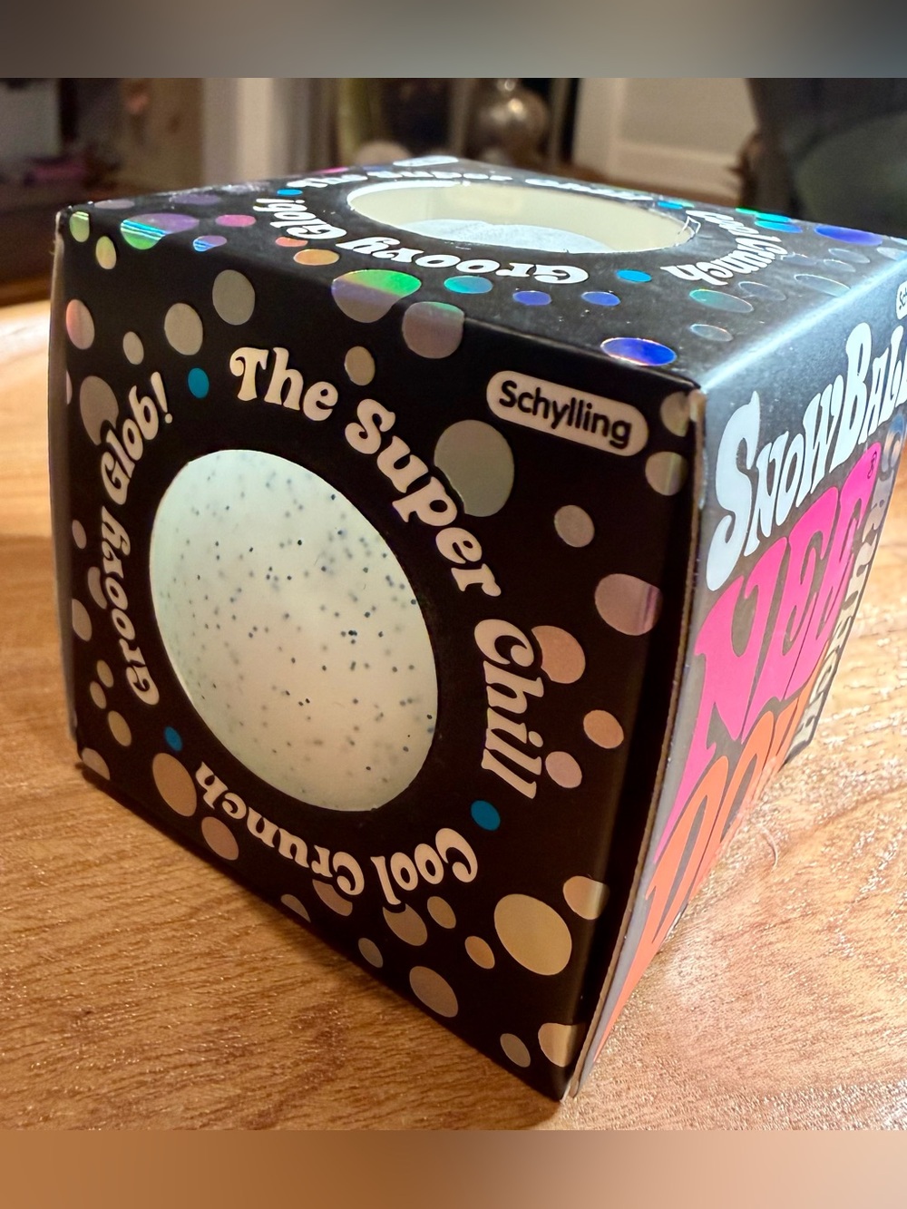 Rare Snowball Crunch NeeDoh Schylling Viral Crunchy Sensory Toy NWT - Picture 3 of 6